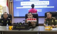 Bos Rokok Tanpa Cukai Ditangkap Saat Menginap di VIlla Cianjur