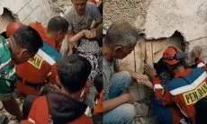 Dua Lansia Tertimbun Reruntuhan Rumah Ambruk di Cimahi, Proses Evakuasi Berlangsung Dramatis