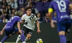Dalamnya Derita Sanfrecce Hiroshima, Pemainnya Kena Kartu Merah dan Cetak Gol Bunuh Diri