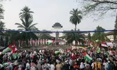 Puluhan Ribu Massa Tumpah Ruah di Gedung Sate, Suarakan Kemerdekaan Palestina