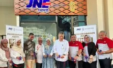 Sales Counter JNE di IKN Diresmikan, Tanam 1.000 Pohon untuk Dukung Kota Hutan Berkelanjutan