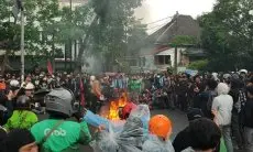 Kerusakan di Kota Bandung Pasca Aksi Unjuk Rasa