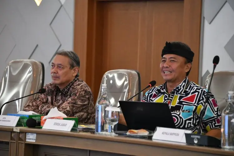 Sekda Herman Suryatman Dorong Aksi Nyata Penanganan Cekungan Bandung 