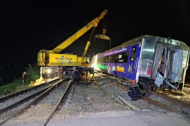 KA Argo Bromo Anggrek Anjlok di Subang, KAI Minta Maaf dan Pastikan Tak Ada Korban