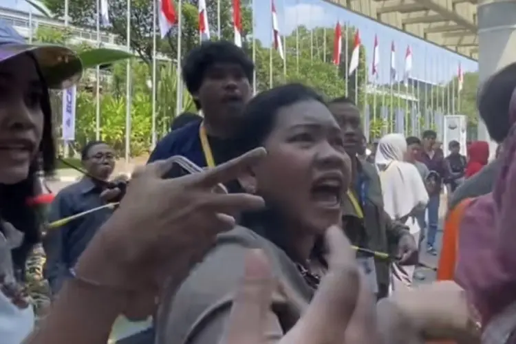 Tak Terima Ditegur Serobot Antrean, Emak-emak Ini Malah Tampar Pengunjung KAI Expo 2025
