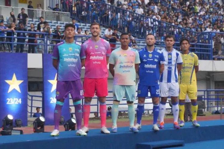 Ini Pendapat Marc Klok Soal Jersey Persib Musim 2025-2026