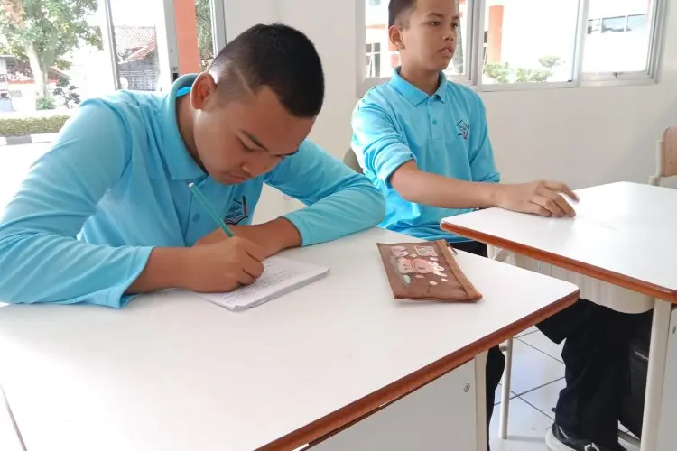 Terapkan Sistem Pembelajaran Berbeda, SRMP 8 Kota Cimahi Gunakan Tiga Kurikulum 