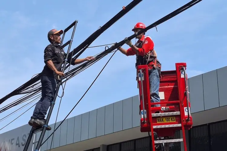 Tertibkan Kabel Udara, Ratusan Tiang di Buah Batu Kota Bandung Segera Dipotong