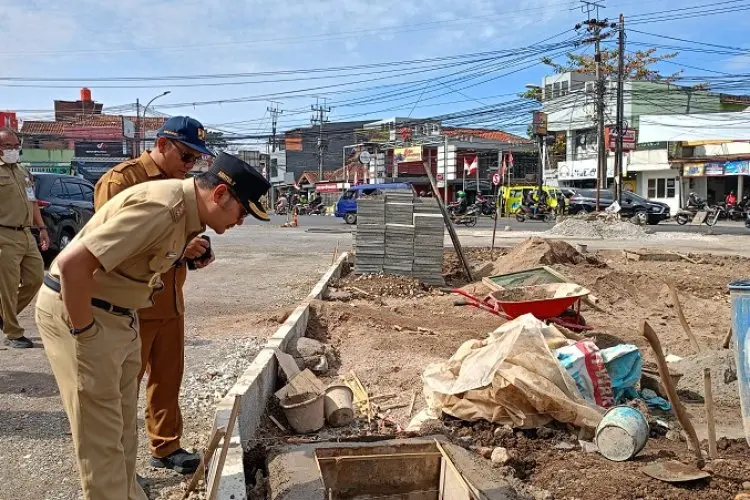 Alokasikan Anggaran Rp500 Juta, Pemasangan Ornamen di Bundaran Jati Rampung 2026