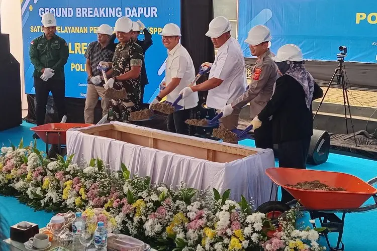 Bupati dan Kapolres Bogor Ground Breaking 10 Dapur SPPG