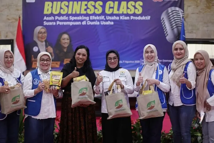 Iwapi Kabupaten Bogor Melatih Public Speaking Wanita Pengusaha