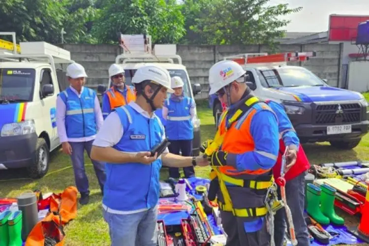 Jelang HUT ke-80 RI, PLN UP3 Gunung Putri Siagakan Petugas dan Peralatan untuk Keandalan Listrik