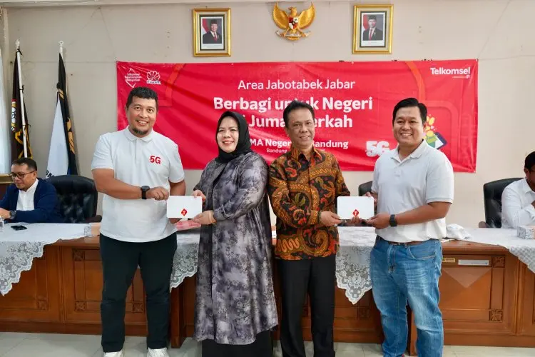 Telkomsel Gandeng SMA Negeri 20 Bandung  Hadirkan JAWARA Berbagi untuk Negeri