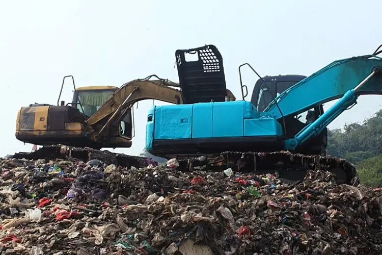 Innalillahi....Pegawai DLH Bogor Meregang Nyawa di Tumpukan Sampah TPA Cibungbulang