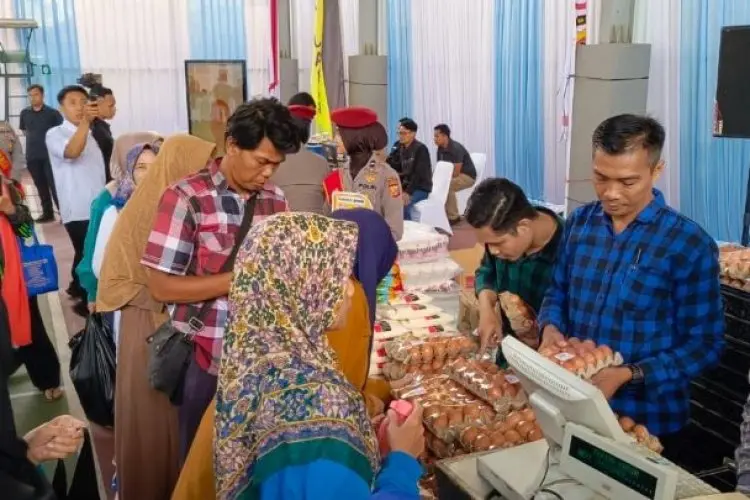 Polda Jabar dan Bulog Bersinergi Sukseskan Gerakan Pangan Murah untuk Masyarakat