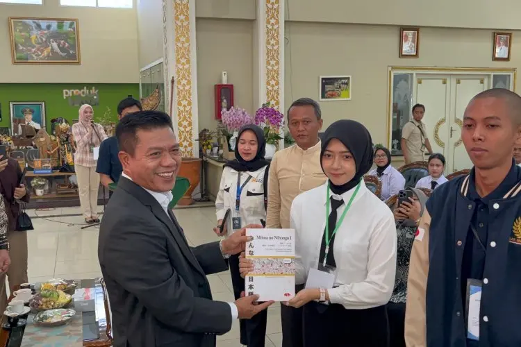 Bupati Dadang  Supriatna Lepas Peserta Magang ke Jepang