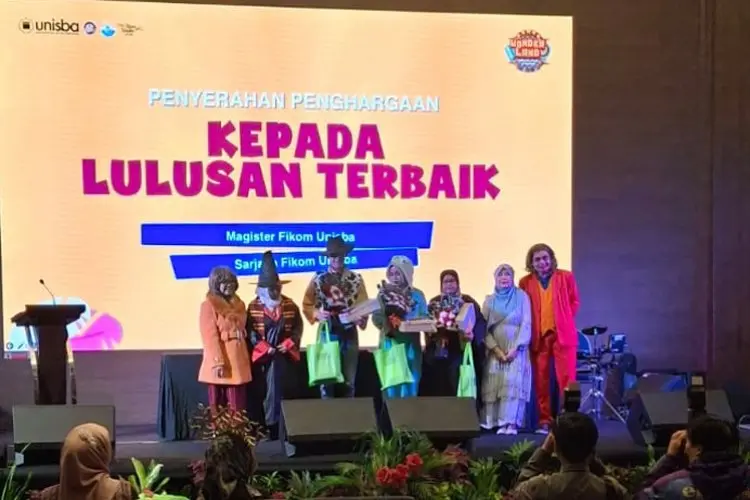 Fikom Unisba Lantik 270 Lulusan pada Yudisium Tahun Akademik 2024/2025