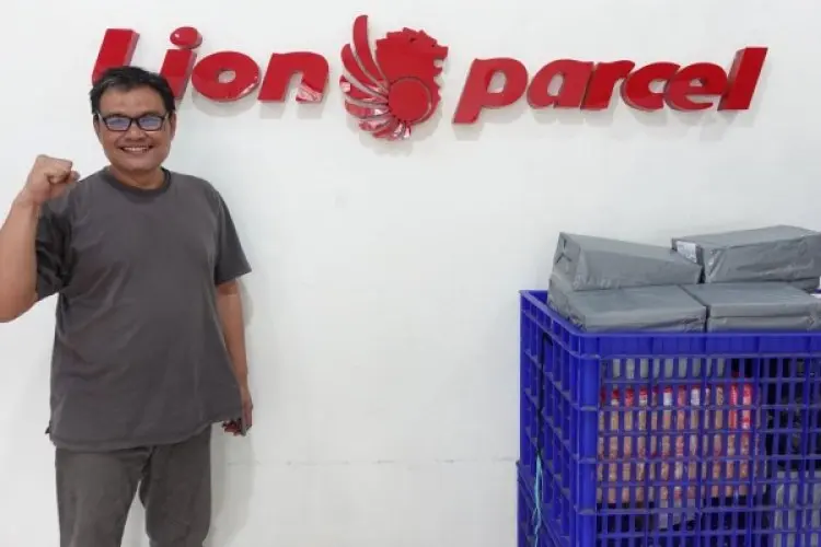 Dua Mitra Agen Lion Parcel di Bandung Ini Raup Omzet Ratusan Juta dan Jadi Juragan Logistik