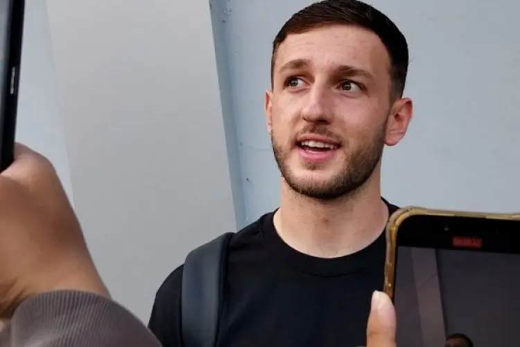 Begini Kondisi Terbaru Kiper Asing Persib Adam Przybek