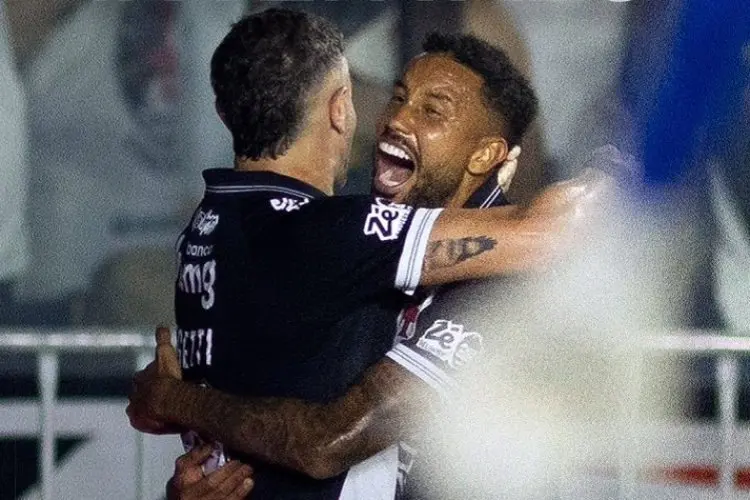 Kiper John Victor Jadi Pahlawan dengan Enam Save, Duel Vasco vs Botafogo Imbang 1-1
