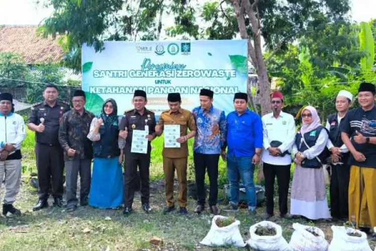 Agus Kurniawan Budiman Apresiasi Kegiatan Bakti Pesantren Kejari Kabupaten Cirebon