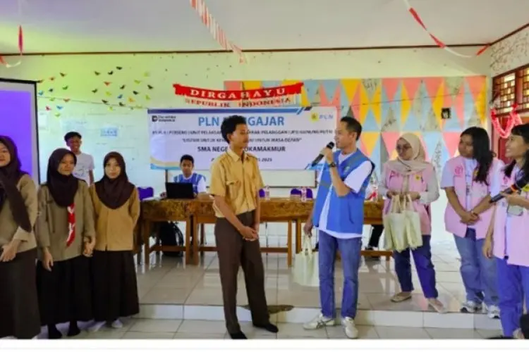Tanamkan Pengetahuan Kelistrikan Sejak Dini, PLN UP3 Gunung Putri Melalui Program PLN Mengajar Sambangi SMAN 1 Sukamakmur Jonggol