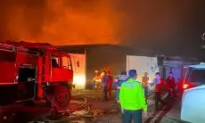 Armada Minim, Petugas Damkar Berjibaku Hampir 5 Jam untuk Padamkan Api Kebakaran Gudang di Cipageran