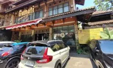 Belum Bayar Pajak, Bapenda Kota Bogor Pasang Plang Pengawasan di Dua Restoran Ternama