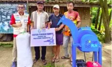 PLN & YBM PLN Berbagi Kebaikan, Salurkan Bantuan Gerobak untuk UMKM  
