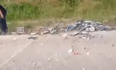 Viral! Mobil Box Pengangkut Makanan Bergizi Gratis Tumpah di Jalan