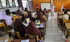Berbagi Kebahagiaan YBM dan Srikandi PLN UP3 Garut Bantu Guru Honorer di Garut Selatan