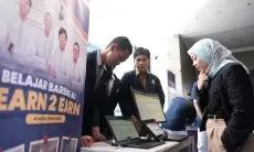 AWS dan PJI Latih Ribuan Siswa dan Guru di Jabar Tingkatkan Literasi AI