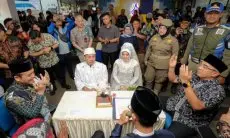 Nikah Massal 2025 di Kota Bandung Resmikan 10 Pasangan dan Nikmati Bulan Madu Gratis