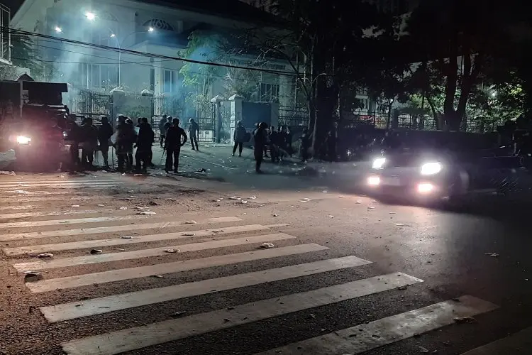 Kantor DPRD Jabar Kondusif, Pengendara Sudah Bisa Melintasi Jalan Diponegoro