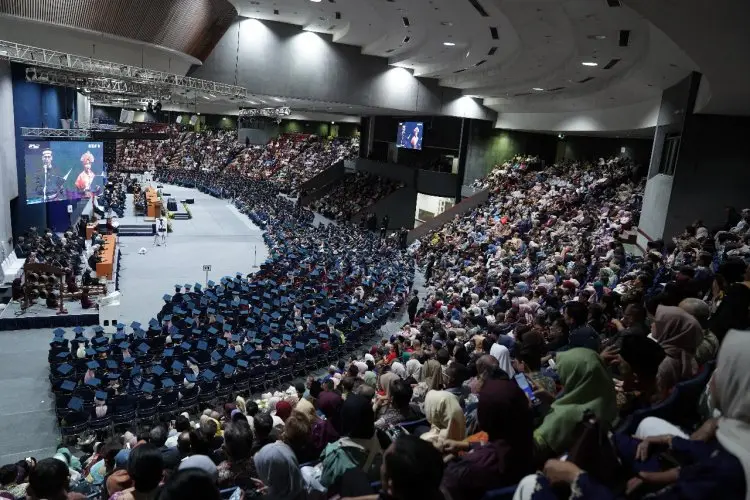 Gelar Wisuda Ketiga (TA) 2024/2025, ITB Siap Lahirkan Generasi Berkarakter di Era Teknologi