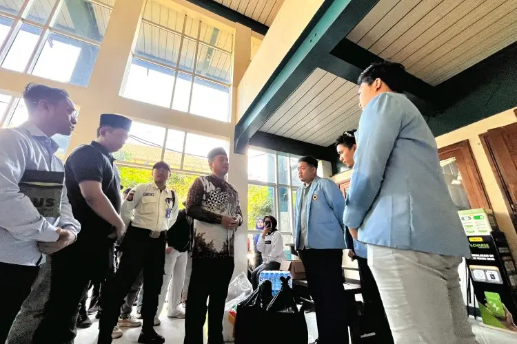 Pemkot Bandung Berikan Bantuan Obat-obatan untuk Warga Sekitar Kampus Unisba