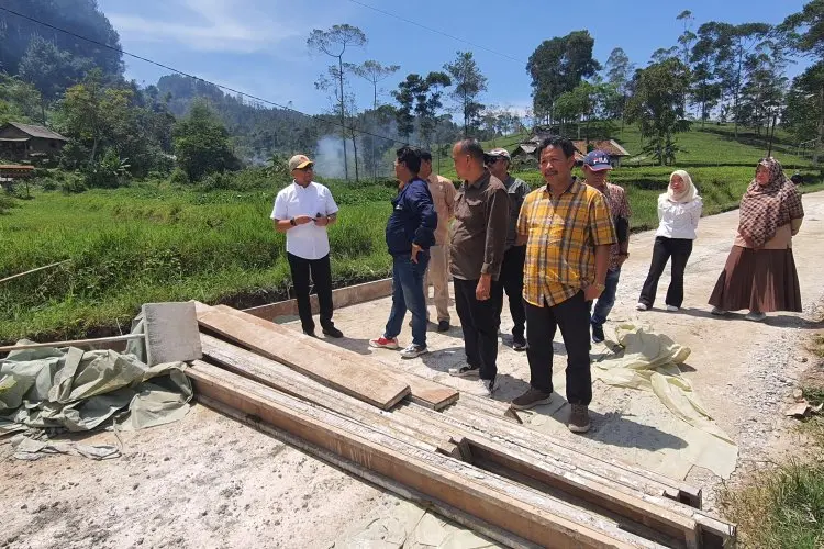 Kucurkan Anggaran Rp6,7 Miliar, Pemkab Bandung Barat Bangun Jalan di Tapal Batas Kabupaten Bandung