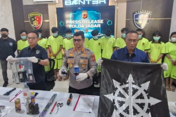 Polda Jabar Tangkap 12 Orang Terkait Provokasi dan Penyebaran Kebencian di Media Sosial Saat Aksi Ricuh