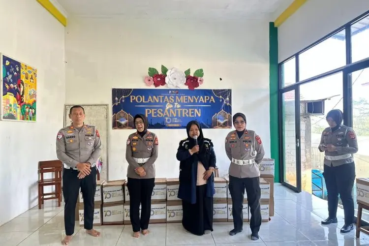 Ditlantas Polda Jabar Gelar Program Polantas Menyapa di Pesantren Al-Kasyaf