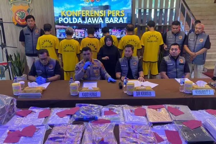 Polda Jabar Bongkar Korupsi Dana Bantuan Wirausaha Covid-19 di Karawang, 7 Orang Jadi Tersangka