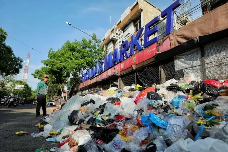 Soroti Sampah di Jalan Protokol, Erwin : Warga Diminta Tak Buang Sembarangan