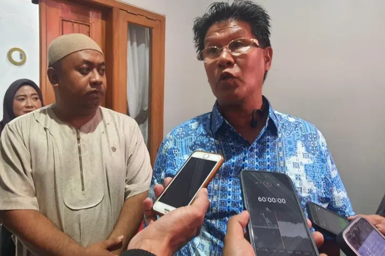 Tanggapi Soal Jalan Rusak di Desa Cikahuripan Lembang, Ketua Komisi III DPRD KBB: Kami akan Dorong Anggaran Perbaikan di 2026