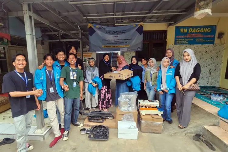 Dorong Peningkatan Daya Saing Produk Rajungan Cirebon Lewat Program Hibah PKM BIMA 2025
