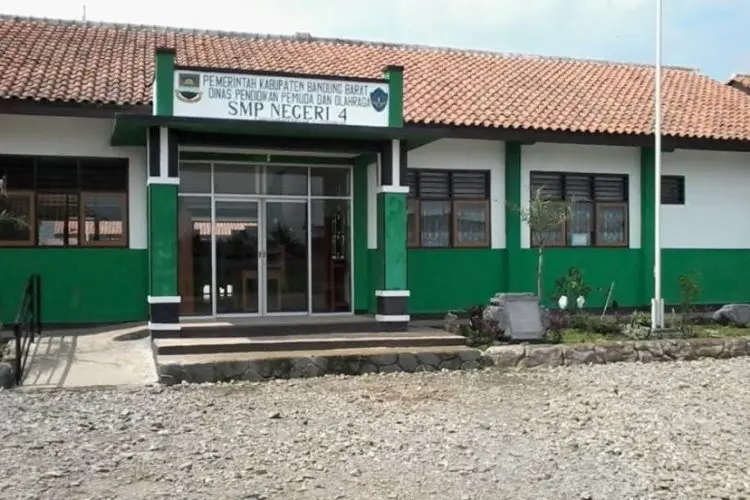 Polemik SMPN 4 Batujajar: Disdik KBB Bantah Persulit Pembangunan, Soroti Legalitas Lahan dan Penerimaan Siswa Ilegal