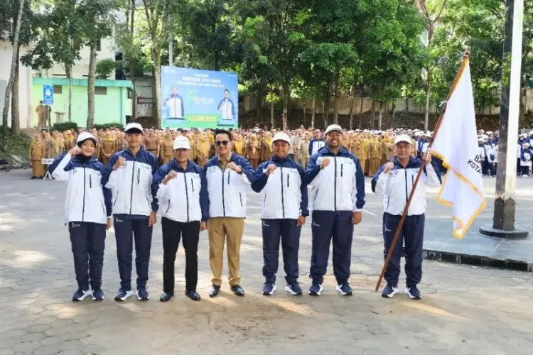 Lepas Kontingen POPDA, Wali Kota Cimahi Kobarkan Semangat: Olahraga Satukan Kita!