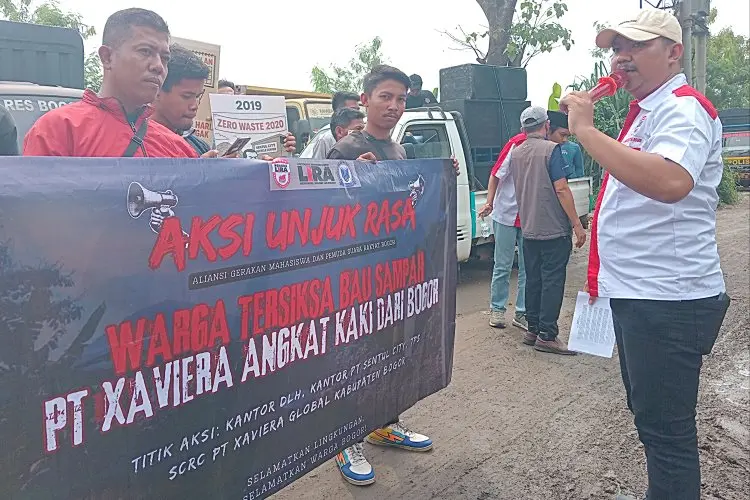 TPST Sentul City Diterpa Isu Bau Sampah dan Ditahannya Upah Karyawan, Puluhan Warga Demo