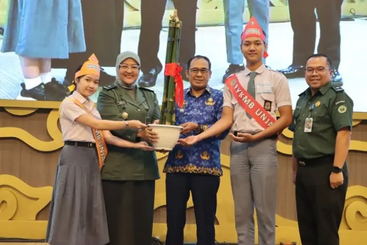 Unjani Hijaukan Eks TPA Leuwigajah: 1.000 Bibit Bambu Jadi Simbol Harapan Baru Cimahi!