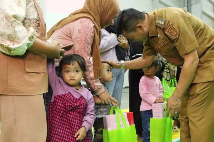 Bupati Bandung Dadang Supriatna Instruksikan Bidan Desa Mendata Bayi Baru Lahir dan Anak-anak Kategori Stunting