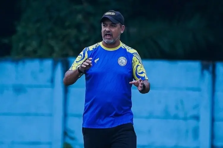 Arema FC Pede Kalahkan Persib Bandung