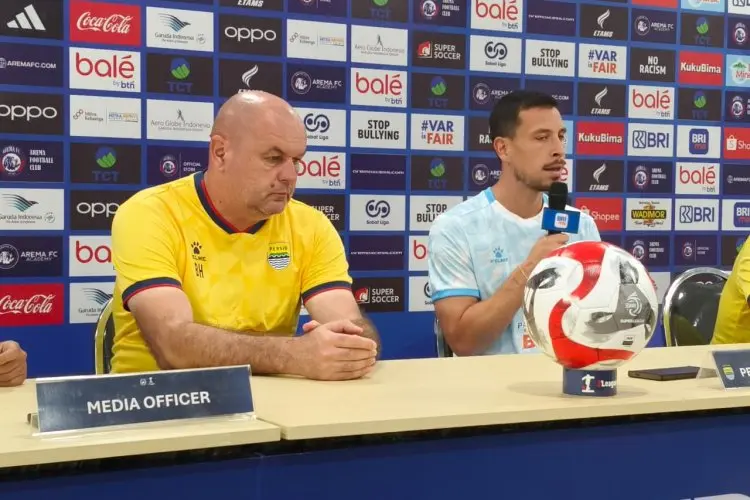 Ini Kata Thom Haye Jelang Persib vs Arema FC